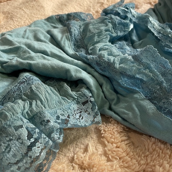 Blue Lace & Crinoline Top - Picture 12 of 12